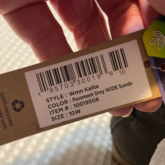 NWT Toms - Women's Gray Suede Ankle Boots - Picture 4 of 5